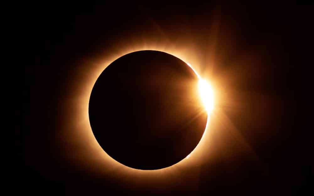 Eclipse solar en la Sierra Oeste, guía desde San Martín - Hacienda La Coracera Restaurante 7 Capillas